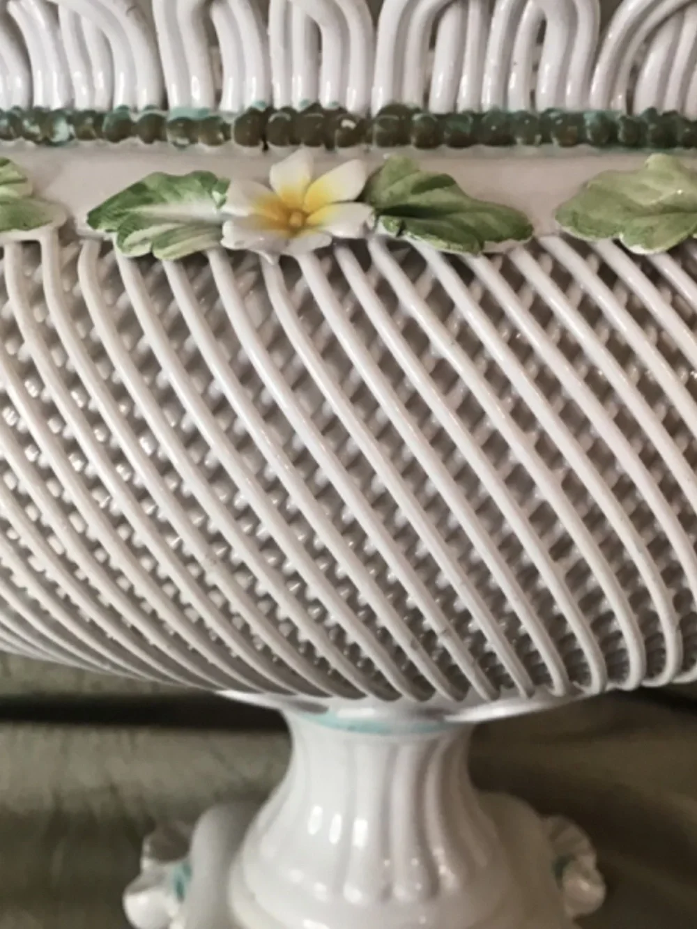 Vintage Capodimonte 70’s Ceramic Pedestal Centerpiece Bowl. 10” H